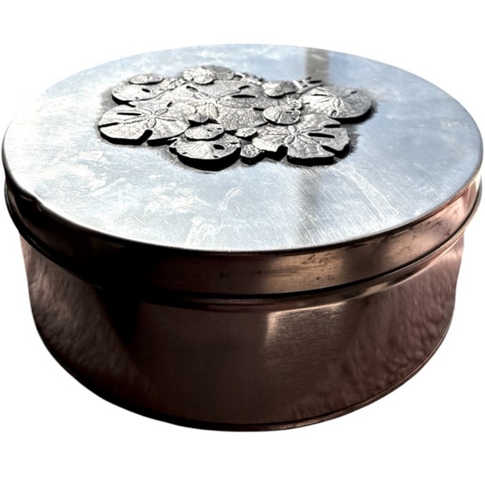 Vintage Round tin w/Sand Dollar Pewter Lid, Metzke, 1970s.